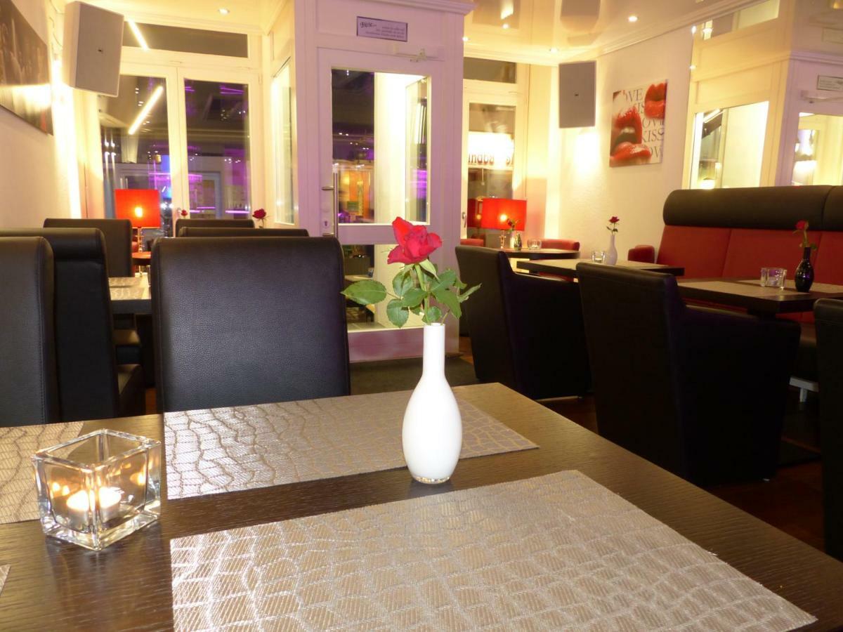 Aparthotel C'Est La Vie Зарлуї Екстер'єр фото