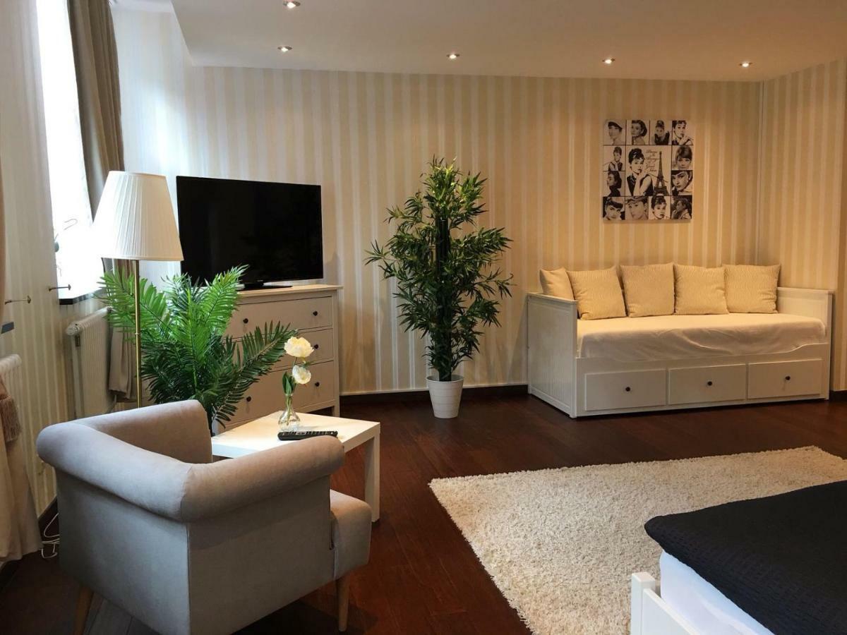 Aparthotel C'Est La Vie Зарлуї Екстер'єр фото